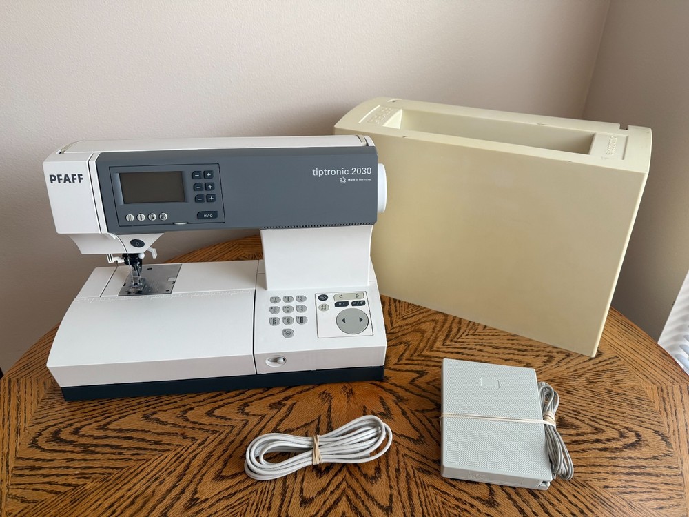 PFAFF Tiptronic 2030 sewing machine
