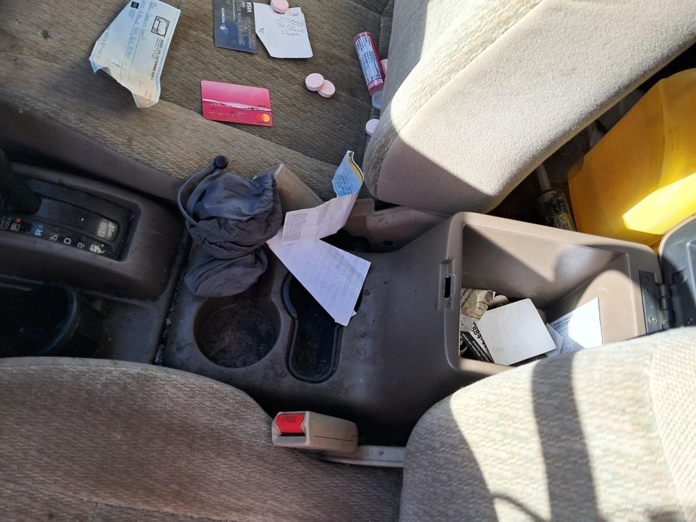 FRONTIER 2000 Glove Box 4828443