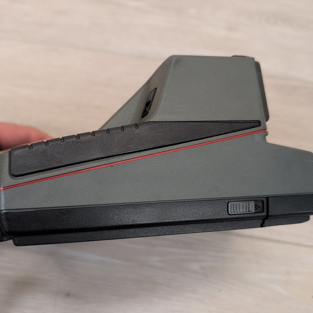 Polaroid 600 Impulse Built In Flash Instant Camera UNTESTED