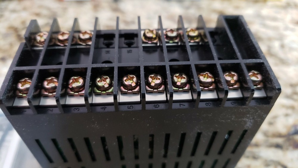 OMRON E5EN-C3MP-500 TEMPERATURE CONTROLLER MULTI-RANGE