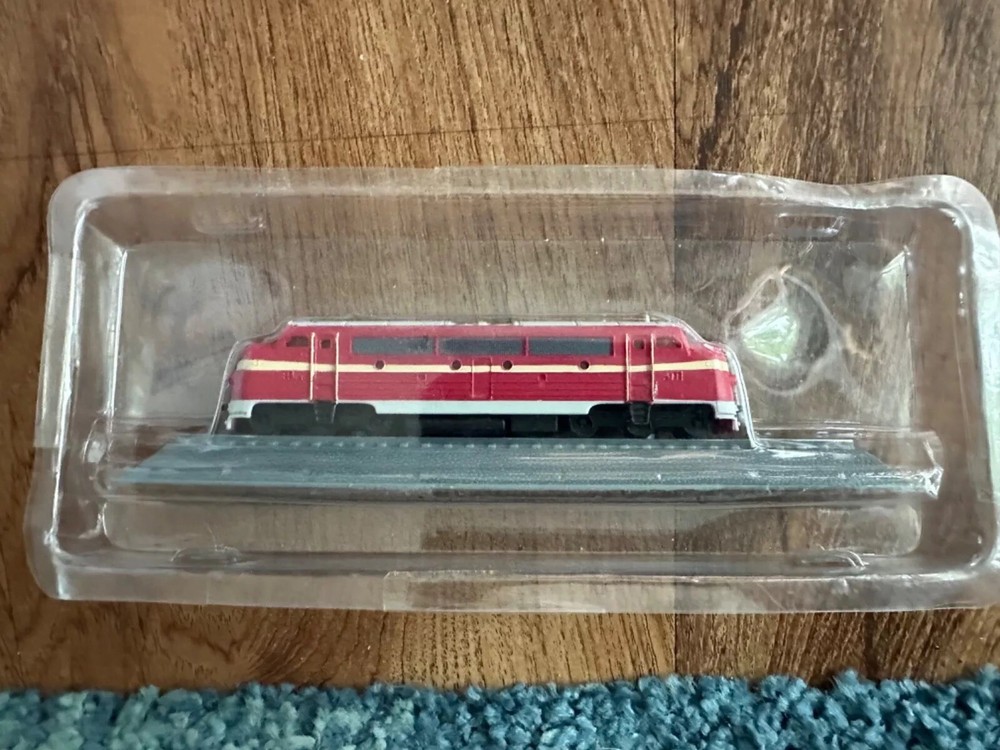 Model Train Track Platform Hungarian M61 Danube Express