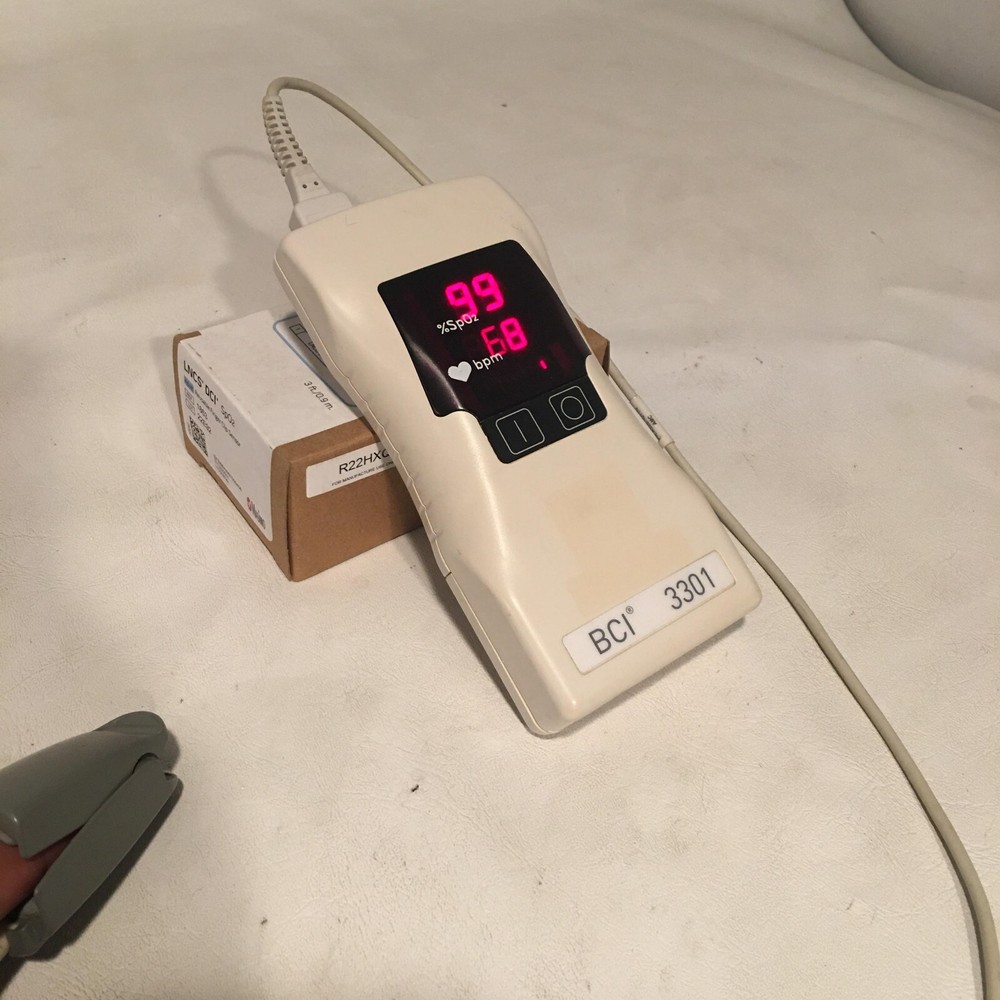 BCI 3301 SMITHS MEDICAL OXIMETER WITH SENSOR  with extra ( SpO2 SENSOR )