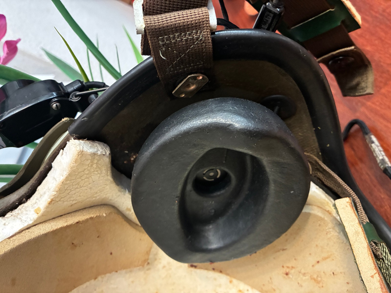 Vintage 1965-67 Gentex APH-5A Helicopter Flight Helmet–Vietnam War -Original Bag