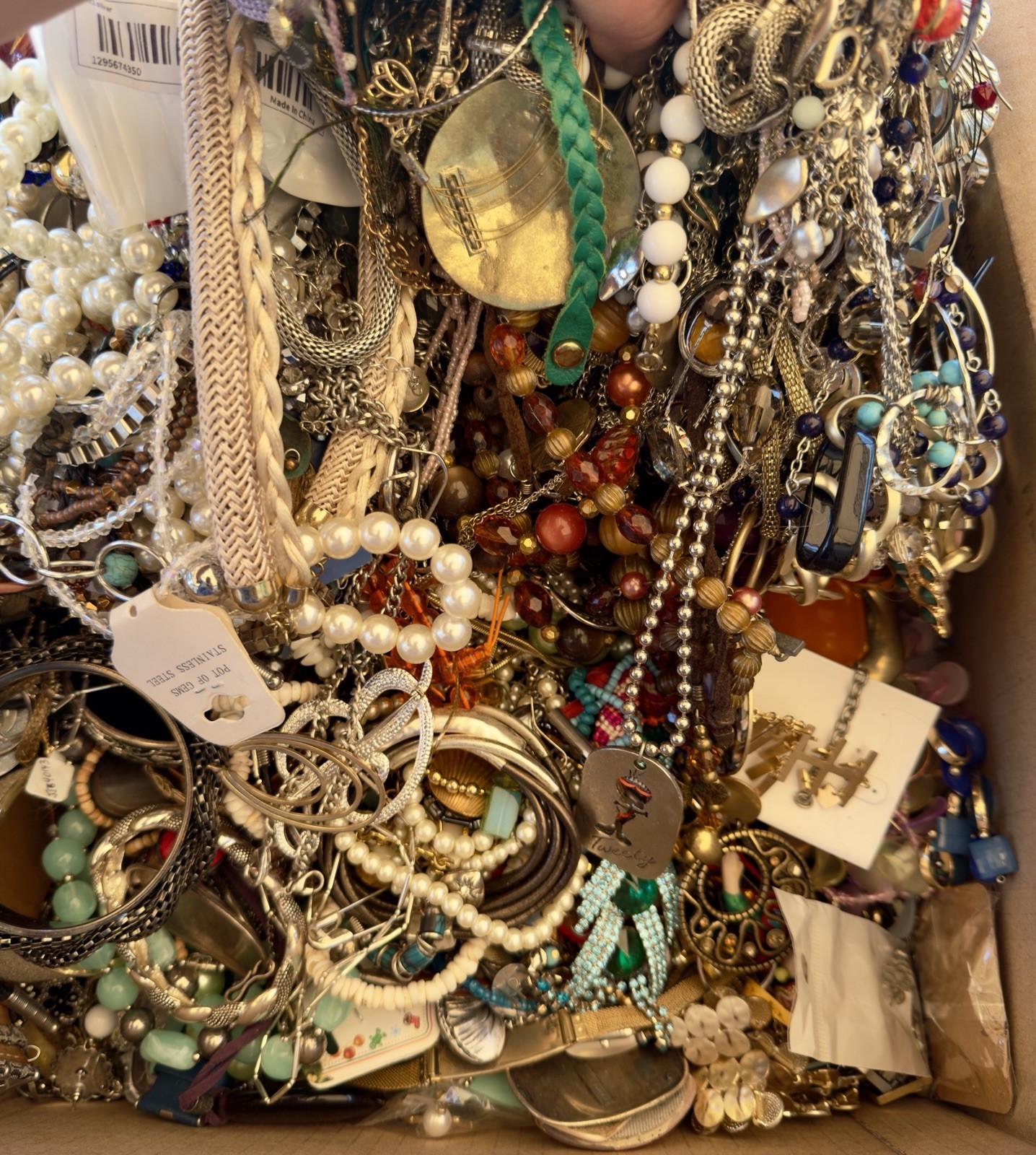 MIXED JEWELRY LOT CRAFT REPAIR, RESELL, REPURPOSE, VINTAGE TO NOW! 20 POUNDS