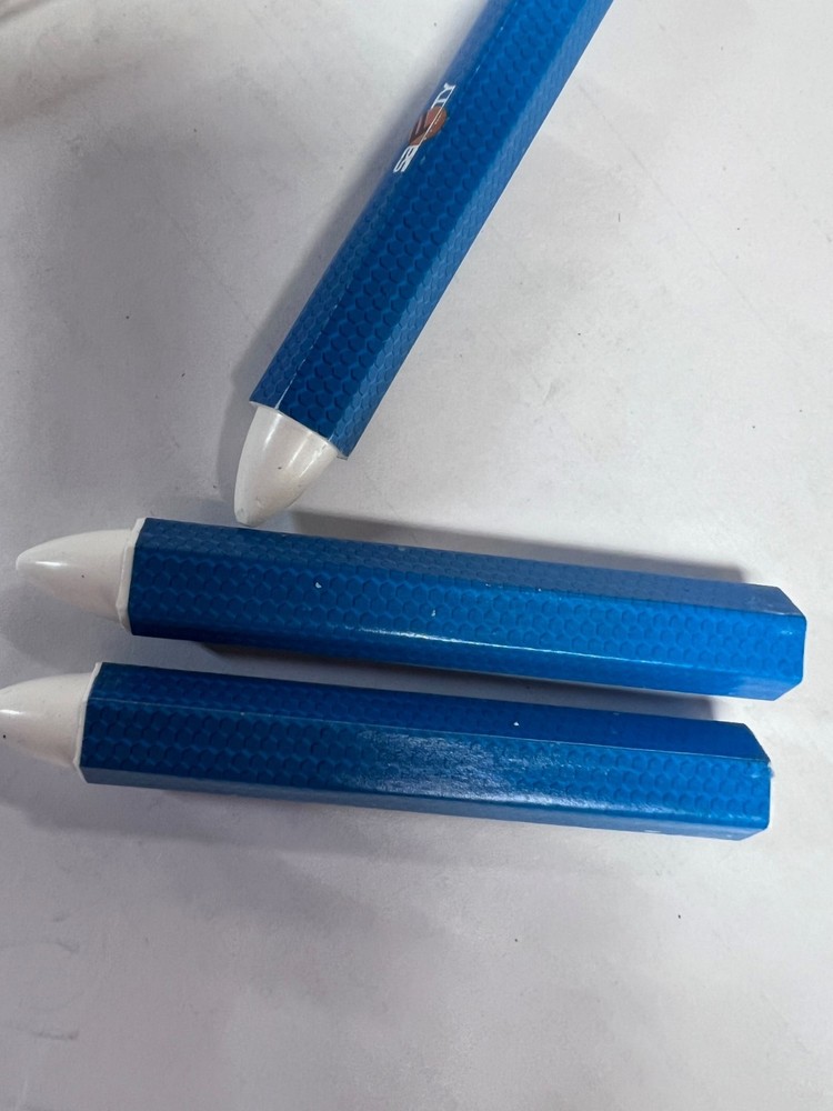 8 white tire crayons
