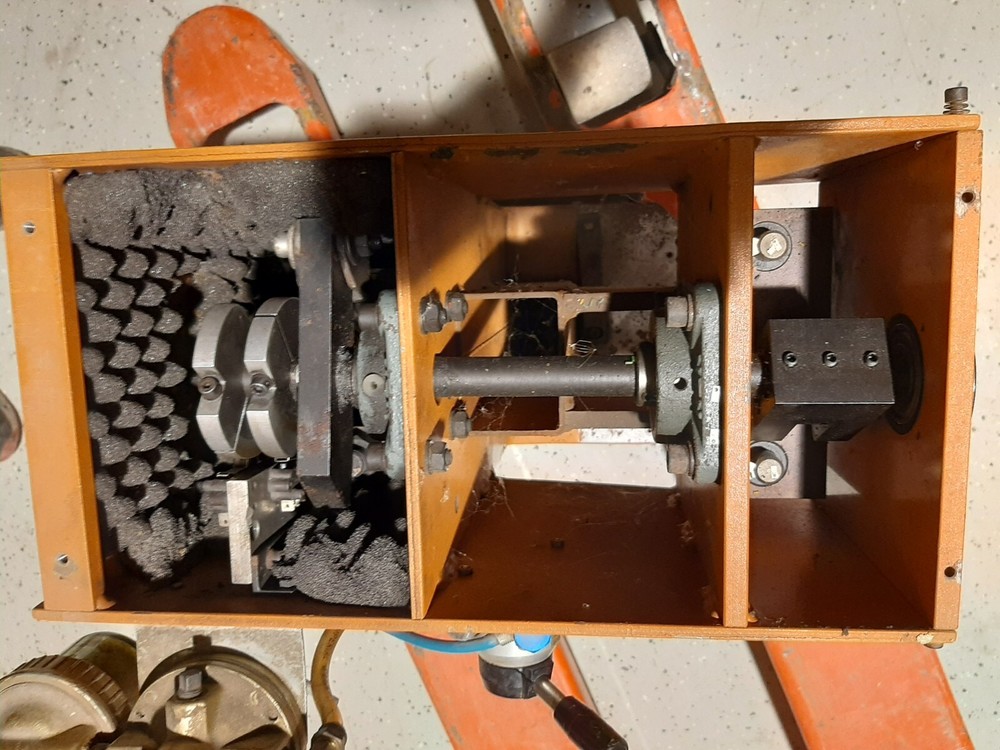 Pneumatic press