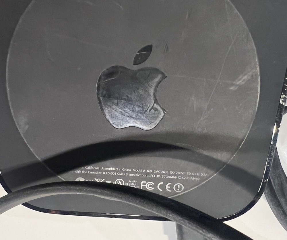 Apple TV (3rd Generation) 8GB HD Media Streamer - Model A1469