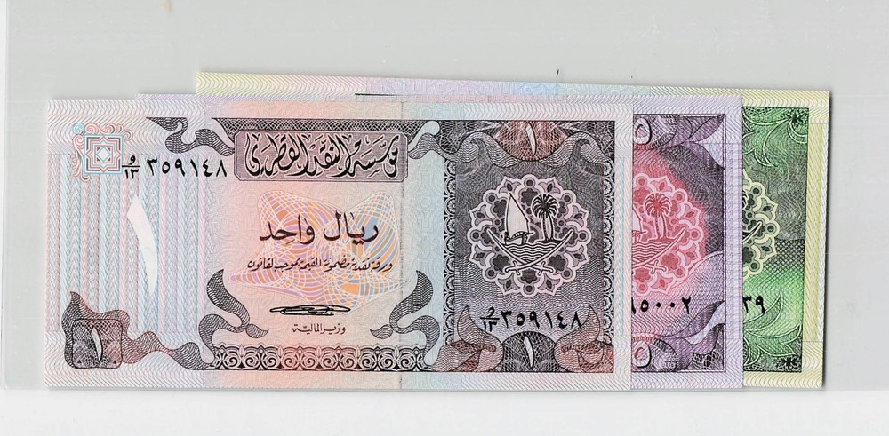 Qatar, 1 5 10 Rials, Banknotes.