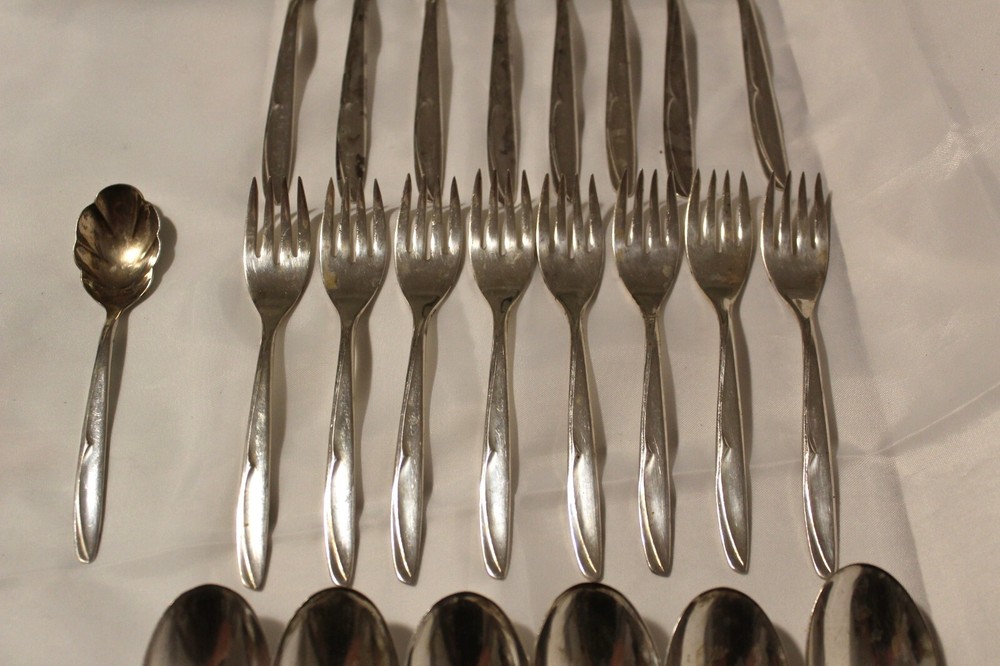 33pc Supreme Silverplate forks spoons sugar spoon no monogram