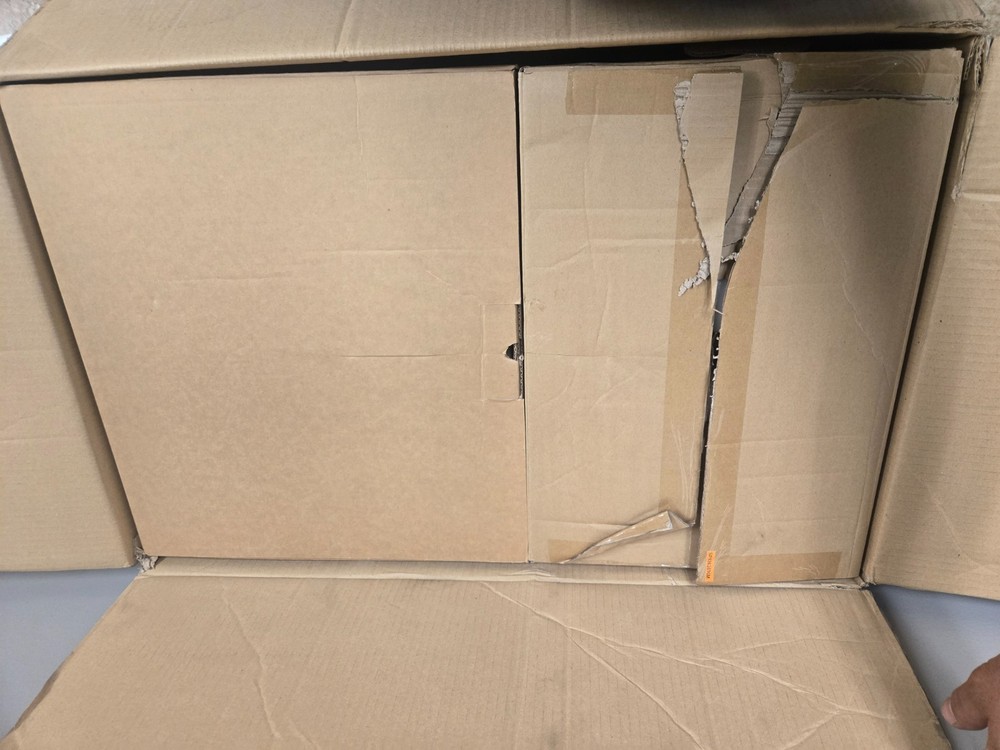 Epson PowerLite 570 LCD Projector - NEW