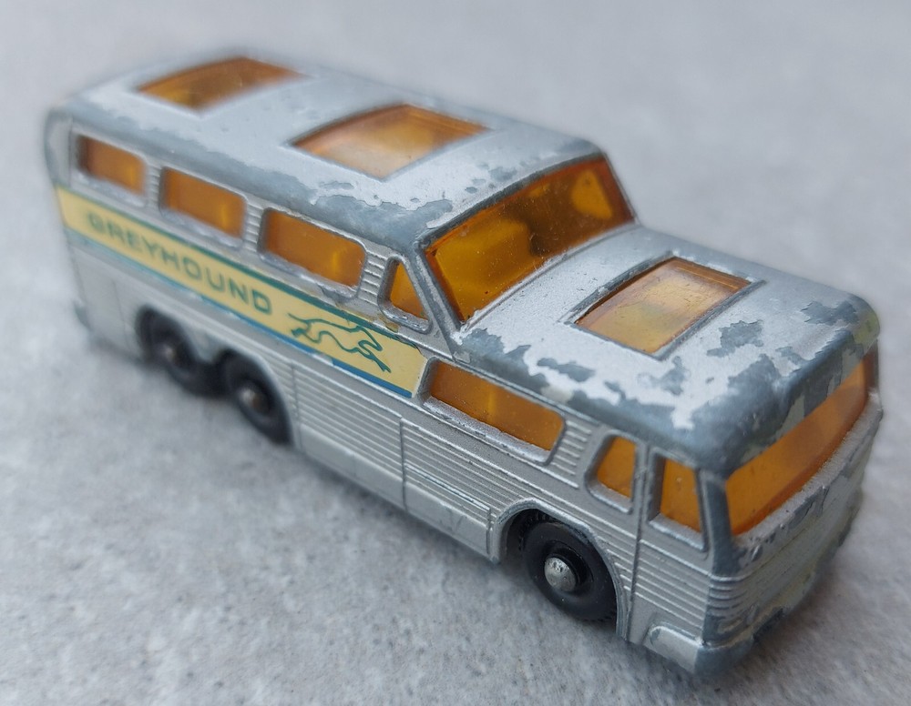 GREYHOUND COACH - LESNEY MATCHBOX SERIES No.66