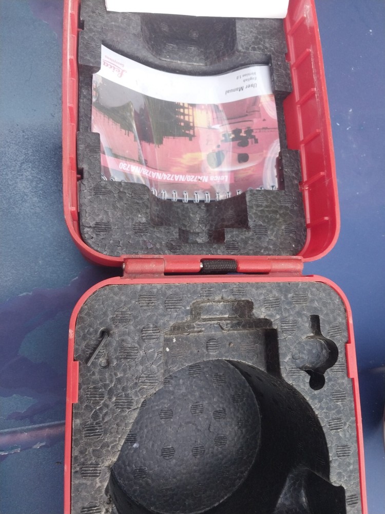 Auto Level Model No. NA724 LEICA