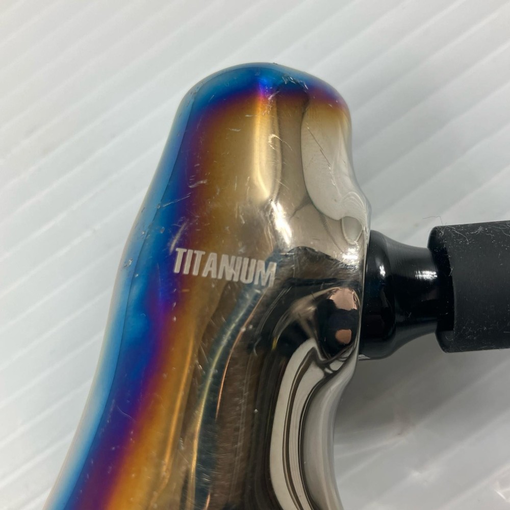 LIVRE Titanium handle