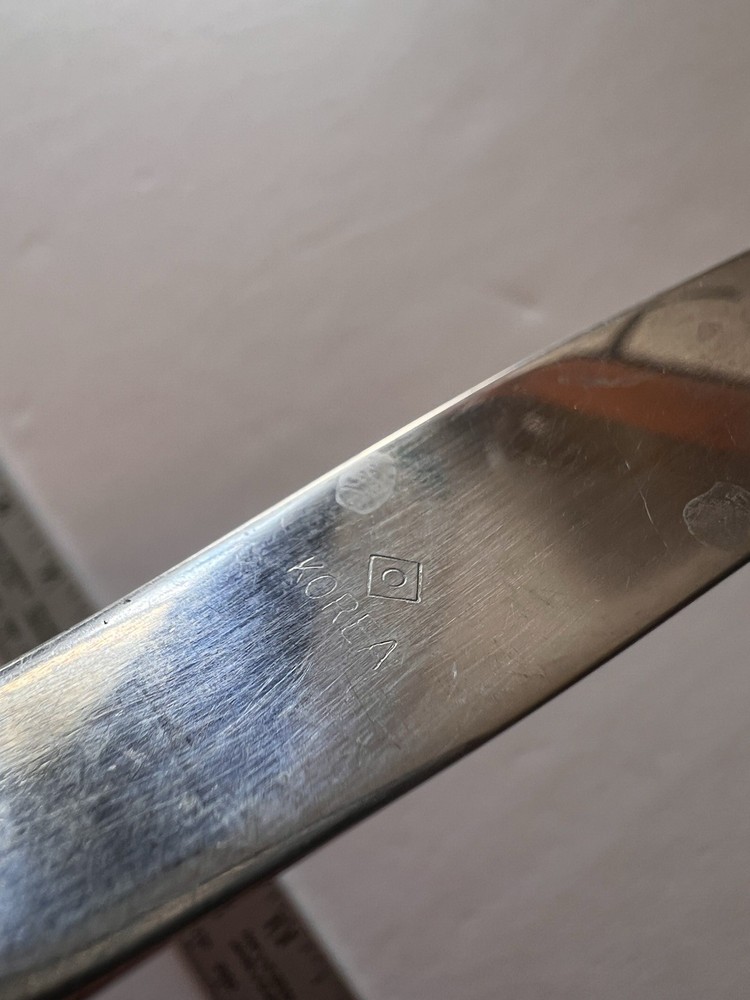 SANGO Flatware Modern Solid Knife in SNF4 Sango Stainless 1 Dinner Knife 8.75”