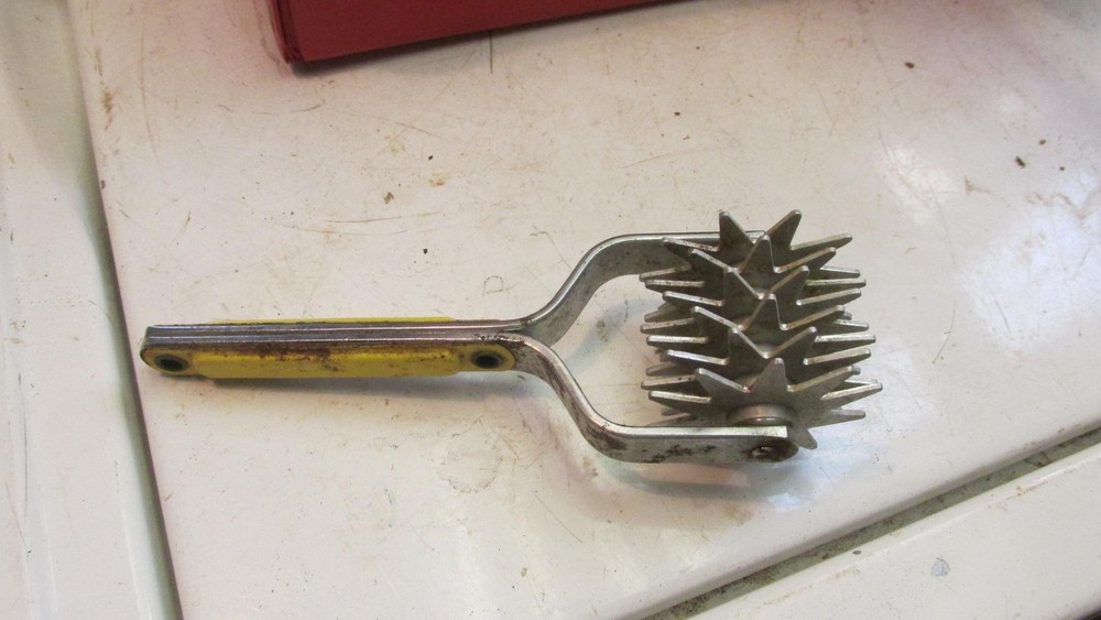 Tenderz It Rolling Tenderizer By Dazey With Yellow Handle