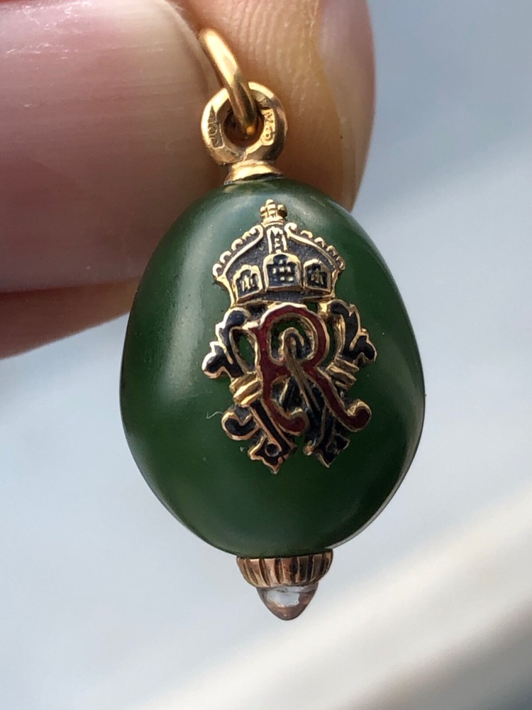 Faberge nephrite egg shape pendant