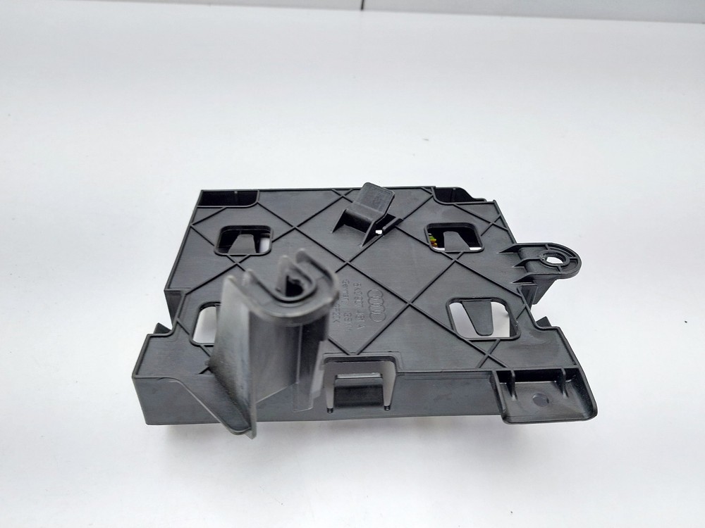 AUDI A4 B8.5 Central Convenience Module Controller Bracket 8K0907461A 2015