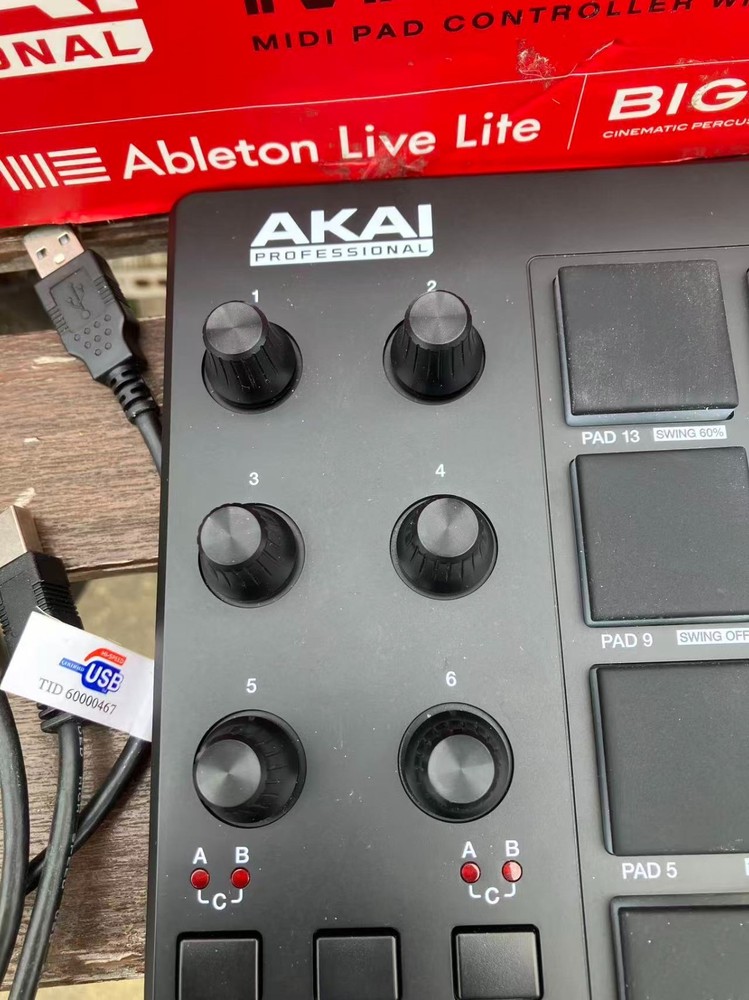 akai professional mpd218 midi pad controller tested
