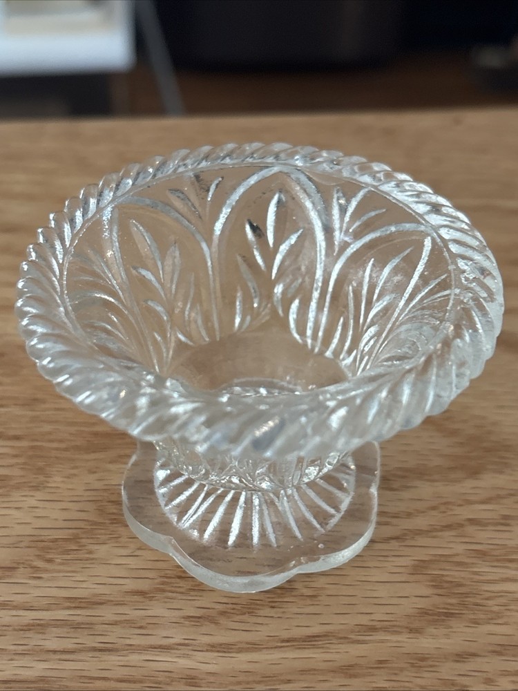 Flint Glass Master Salt ARCHED LEAF EAPG Victorian Pattern