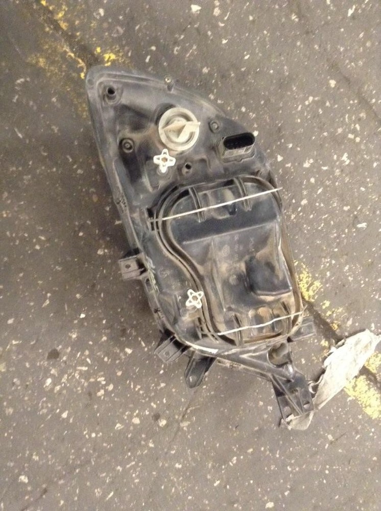 For 2005 DODGE SPRINTER 3500 HEADLIGHT Right , OH