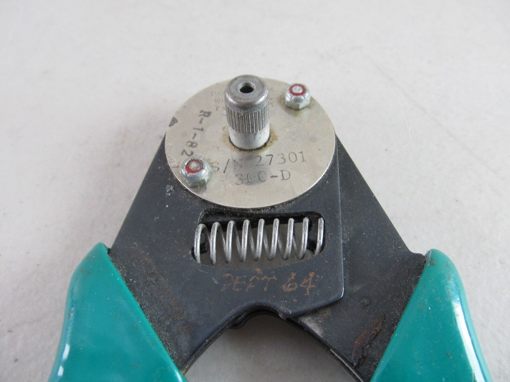 DAVO PROD. 300-D HAND CRIMP TOOL