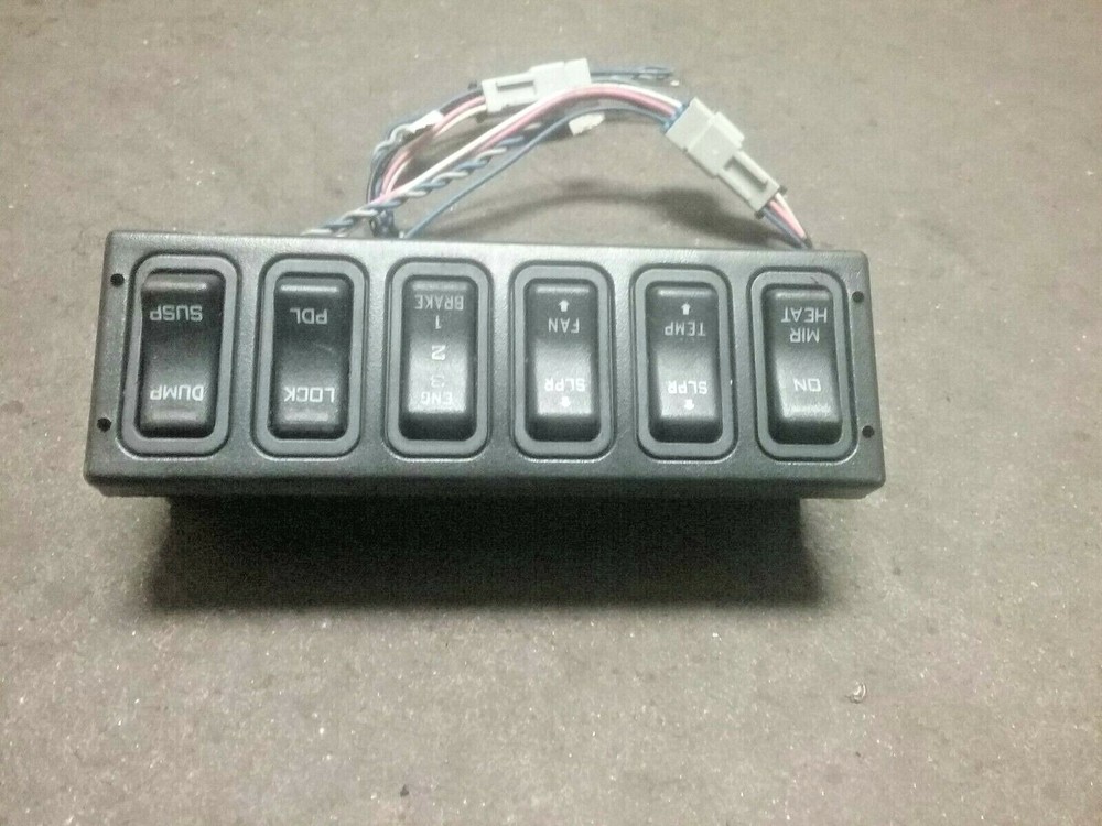 INTERNATIONAL SWITCH PANEL 3549776C4