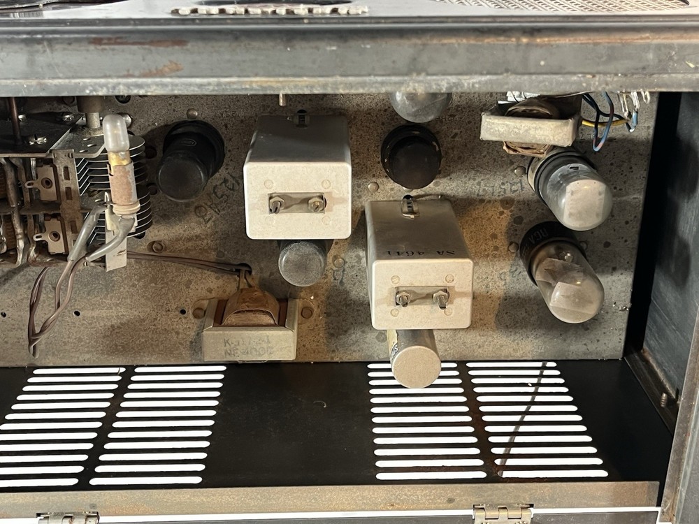 National Radio Model NC 33