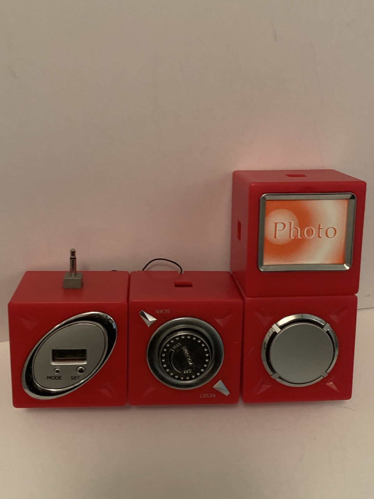 NOVELTY MIX IT RADIO FM BAND with Clock and photo frame ￼