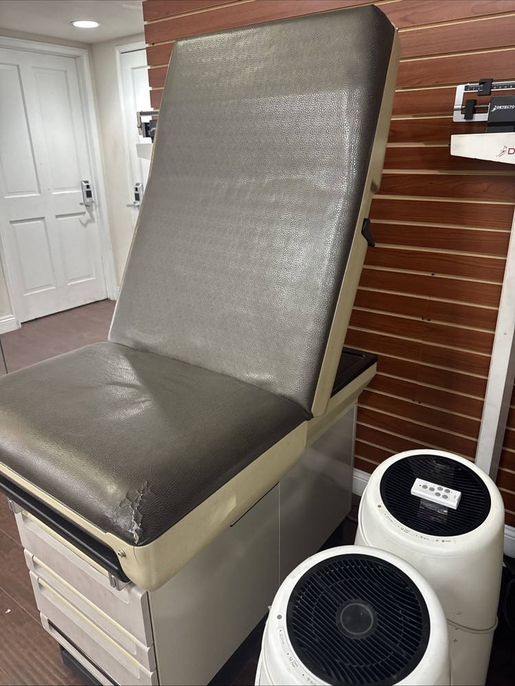 Midmark Ritter 404 Exam Table