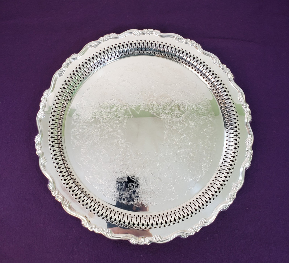 Oneida Georgian Scroll Silverplate Pierced Round Tray 12.5" Original Box
