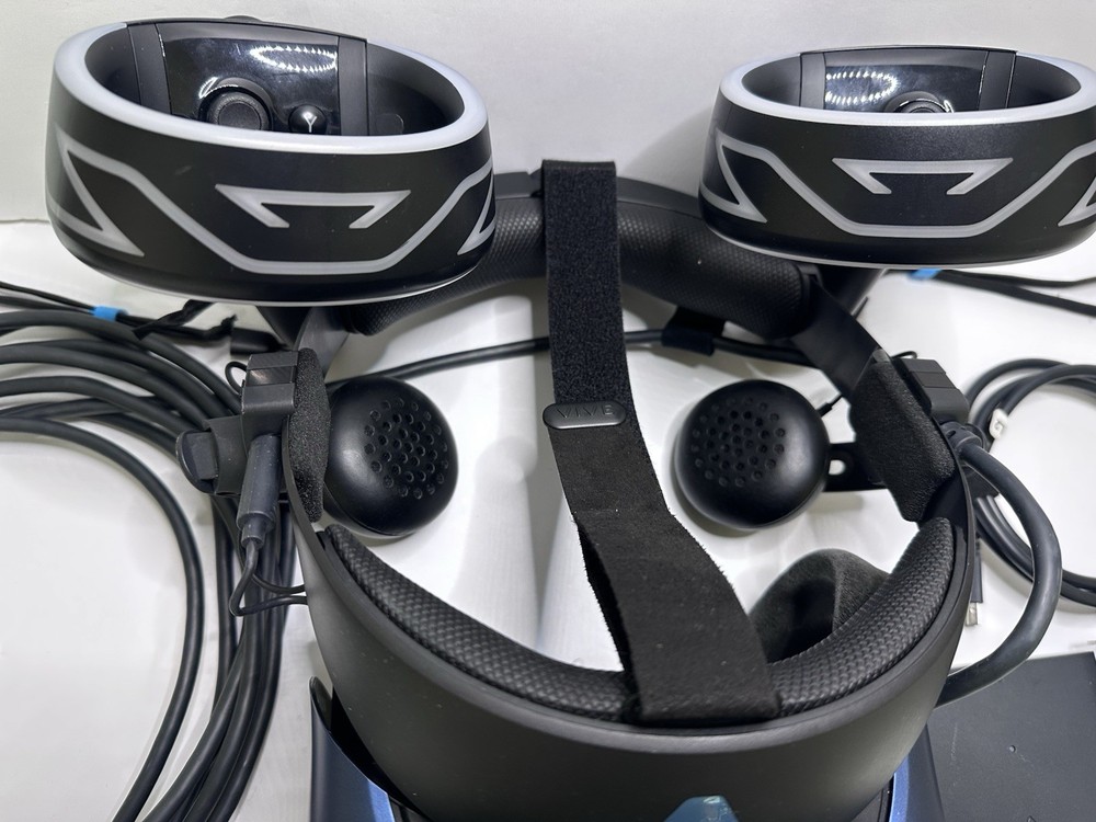 HTC Vive Cosmos VR Headset Full Kit with Controllers, Link Box, Cables