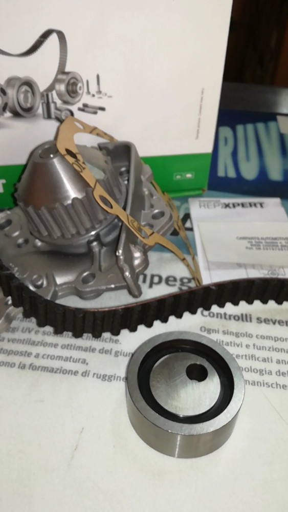 DISTRIBUTION KIT + WATER PUMP FOR DACIA SANDERO 1.4-1.6 METHANE/PETROL