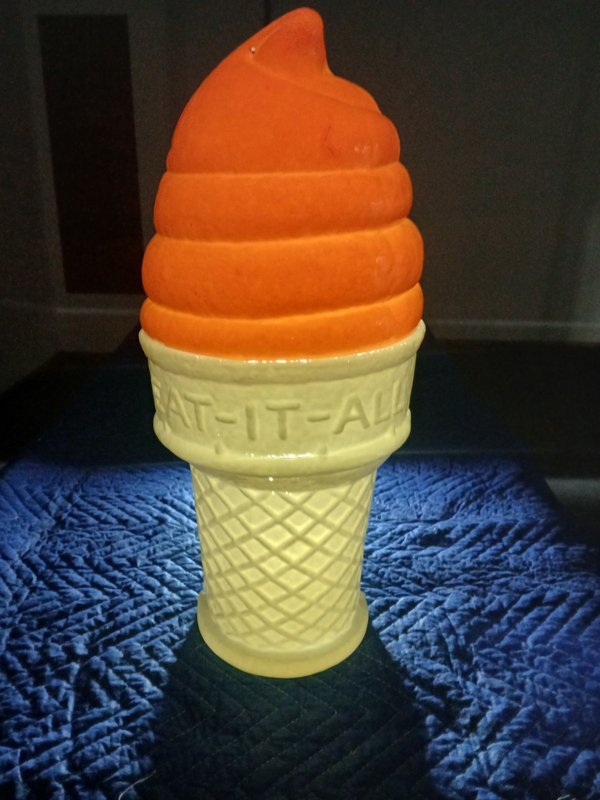 Vintage Eat It All Ice Cream Cone Plastic Advertising Lens Ships Free