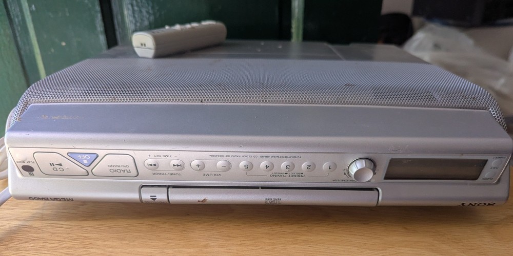 Sony ICF-CD543RM Under Cabinet FM/AM & CD Player- TESTED -