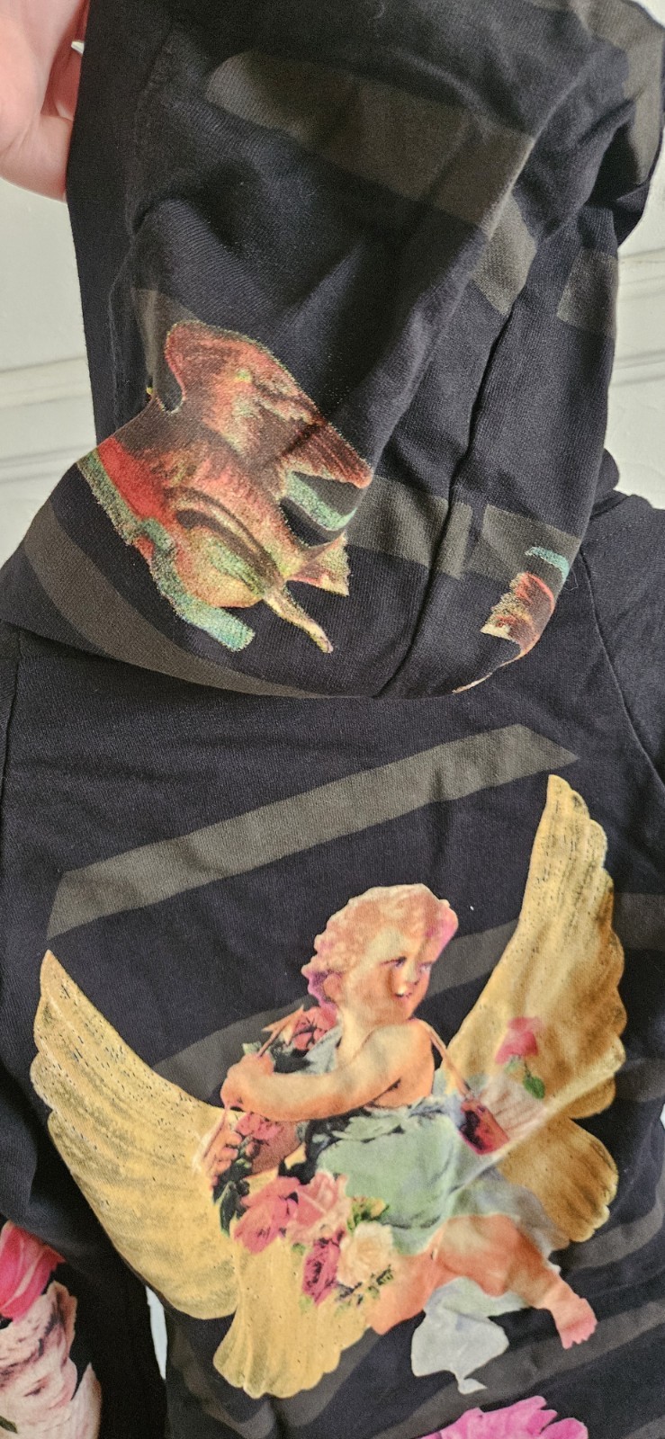 Paco Chicano by Christian Audigier V-Neck Hoodie Angel Floral Black L