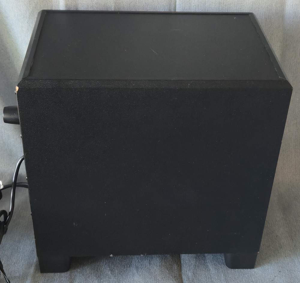Logitech X-240 Computer 2.1 Surround Sound System Black WORKING B321