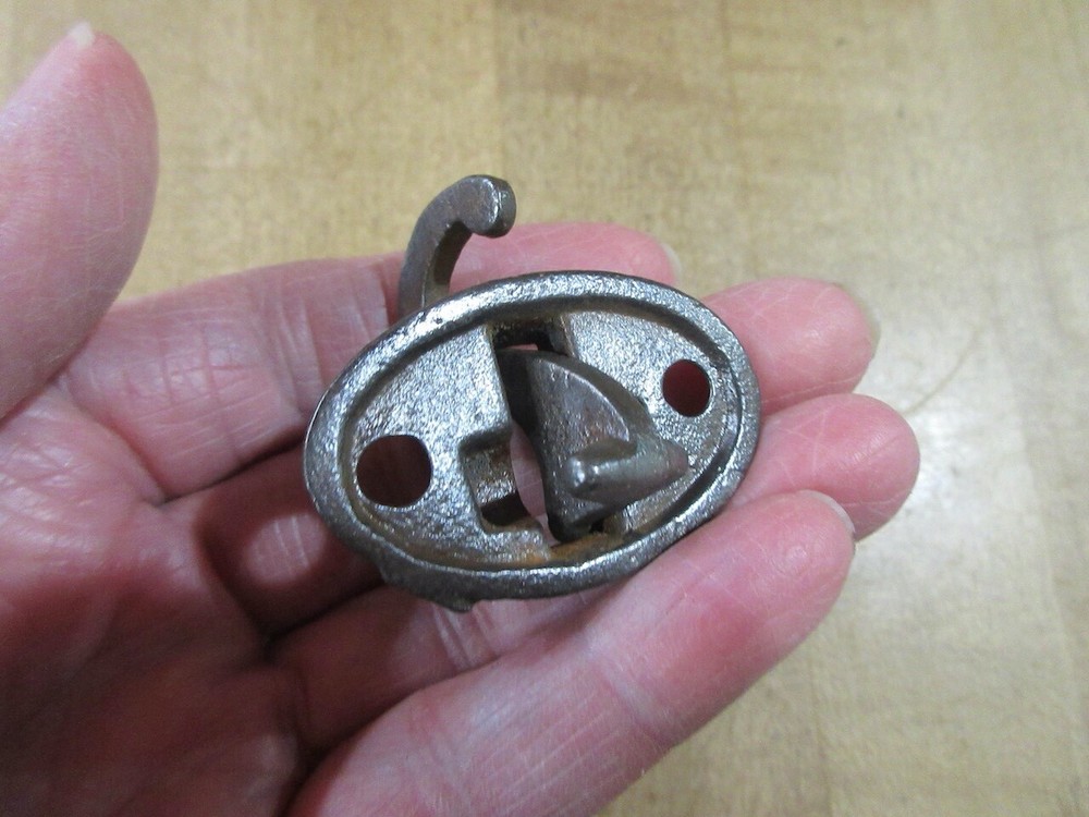 Vintage small Latch or hook