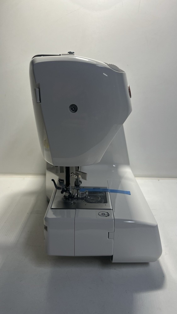 🧵 SINGER S900 Computerized Sewing Machine (Open Box)