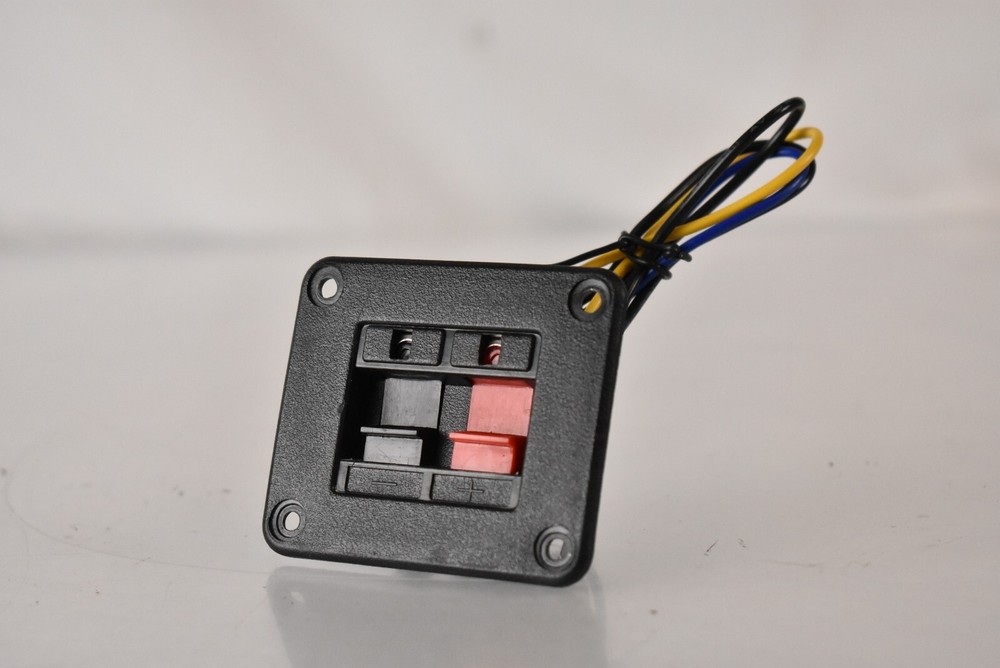 Single REALISTIC  MINIMUS 77 Speaker Binding Post Crossover 40-2054