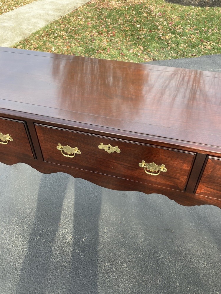 Kindel Mahogany Queen Anne Style Sideboard