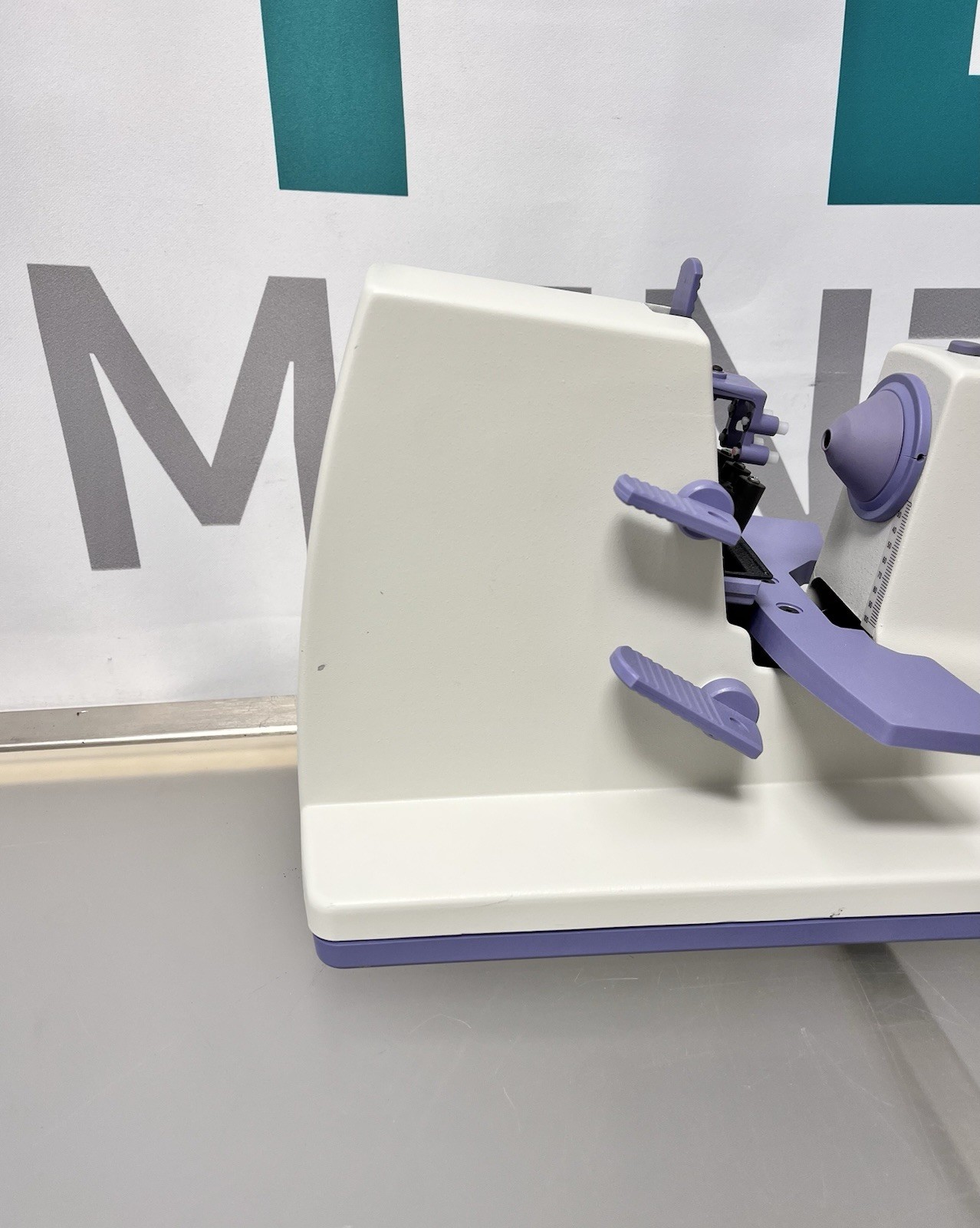 Reichert AL200 Auto Lensometer