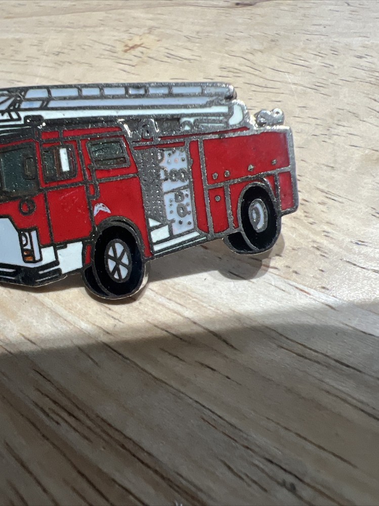 FIRE ENGINE FIREFIGHTER RESCUE TRUCK PIN