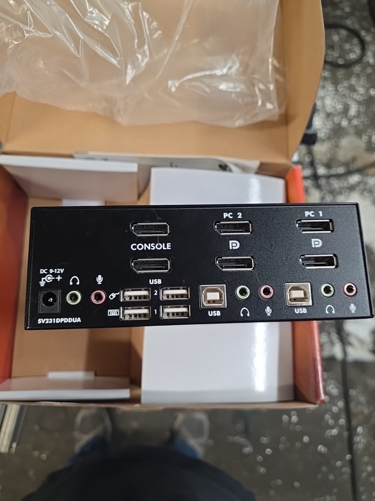 StarTech.com (SV231DPDDUA) 2-Ports External KVM / audio switch USB