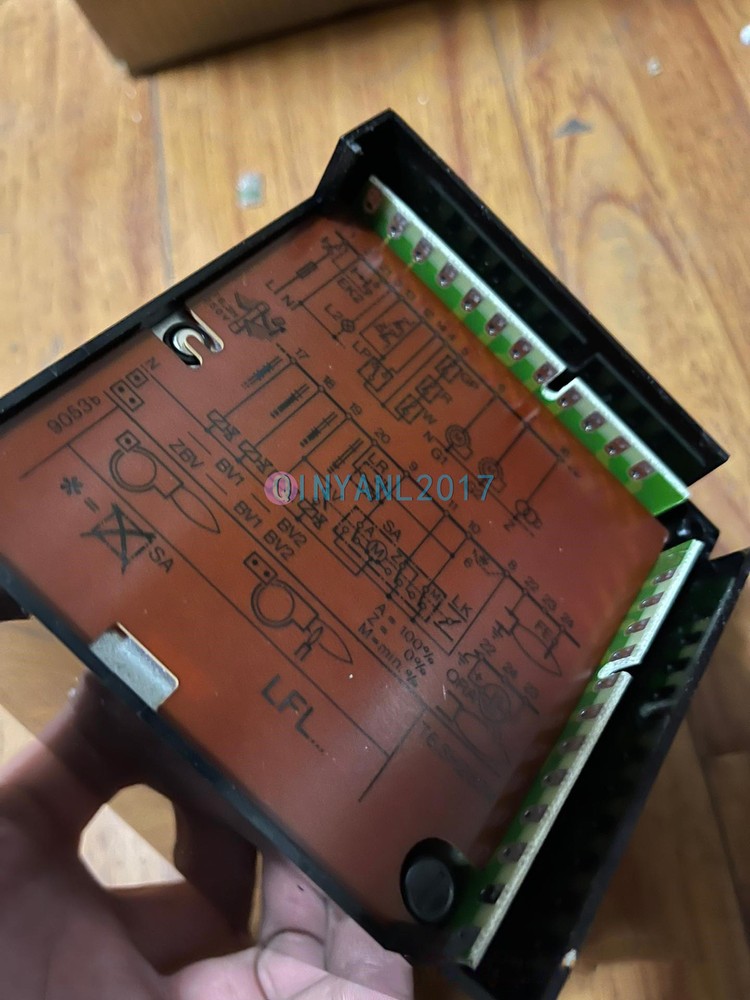 1PCS New SIEMENS LFL1.333BT Control Box Burner Controller