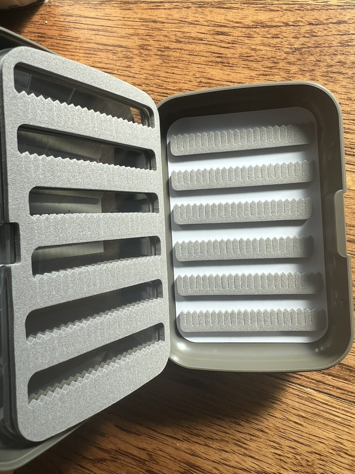 Swing Leaf Fly Box With Large Capacity (500+ flies) Grey