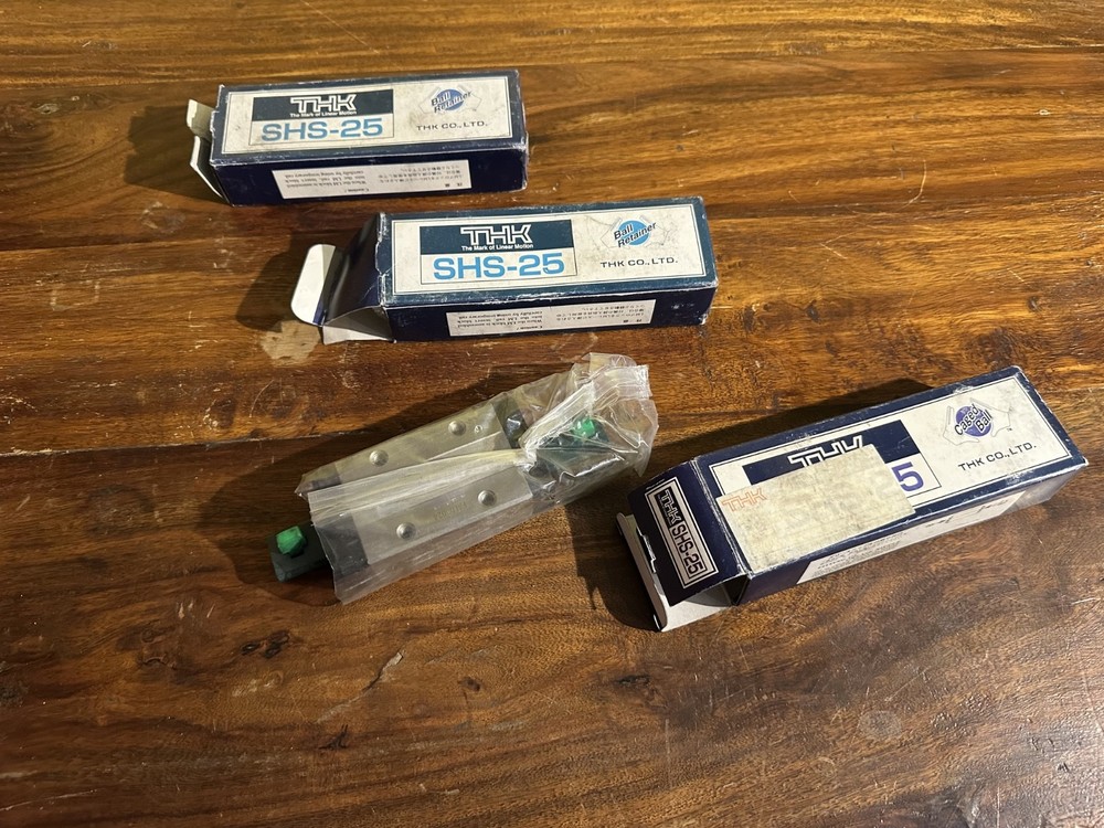 THK SHS-25 linear carriage