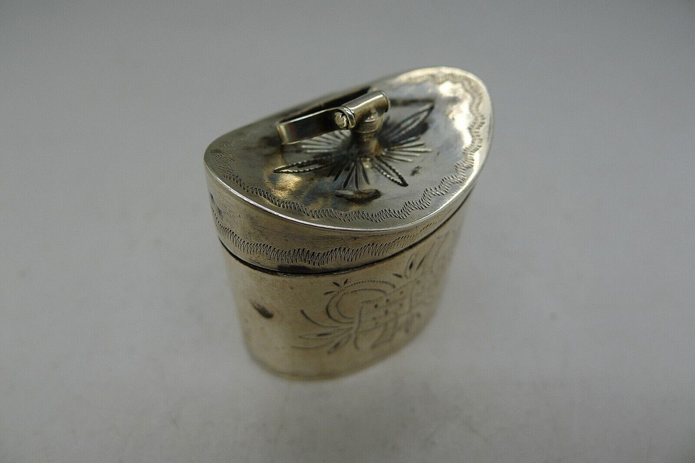 DUTCH SILVER HAT BOX SHAPED PEPPERMINT SNUFF BOX CHATELAINE FOR CHAIN RARE 1810