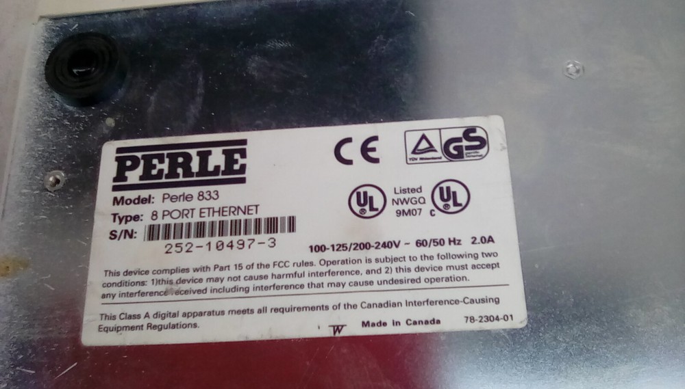Perle 8 Port Ethernet 833