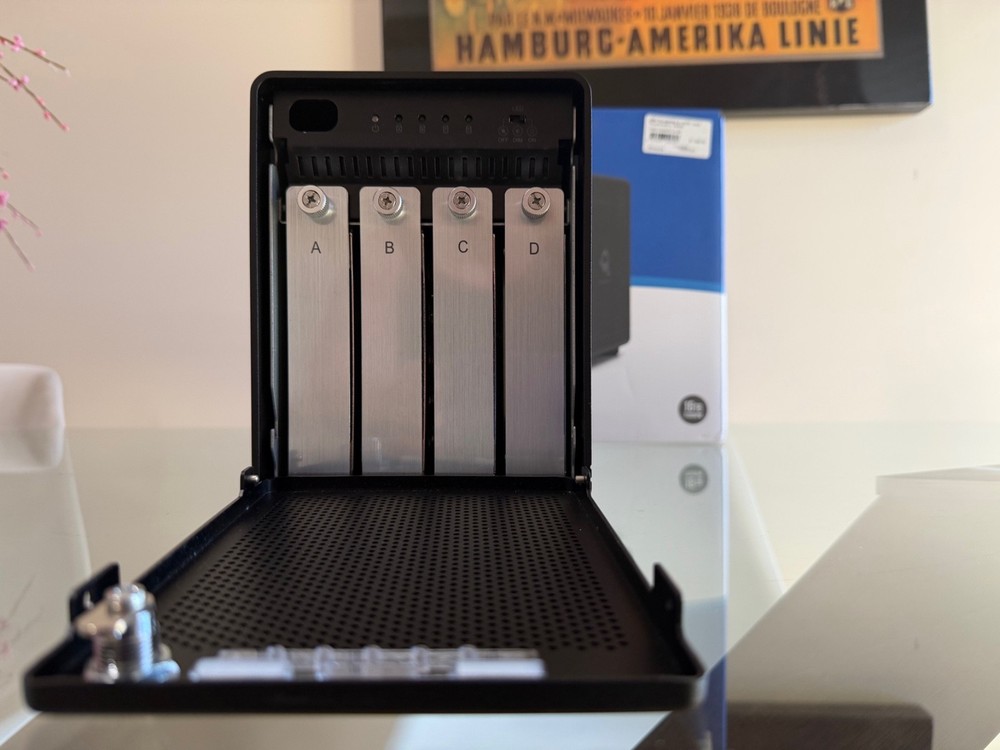 OWC Thunderbay 4 16TB Thunderbolt 3 RAID 5 Array ( 4 X 4TB )