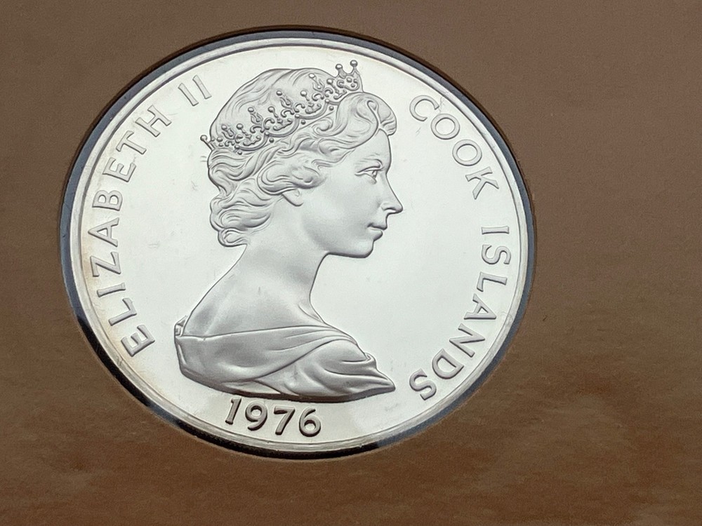 1976 COOK ISLANDS PROOF 1 Dollar Coin